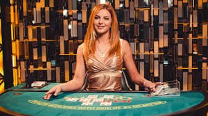 Kartu domino dengan titik pada permainan Domino QQ wa77